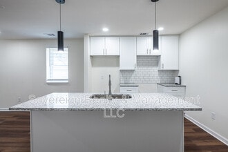 Building Photo - 450 Paines Ave NW