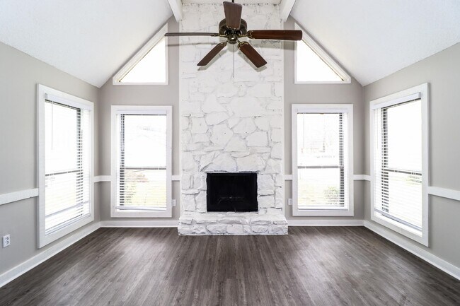 Foto del edificio - 6628 Birch Run Ln
