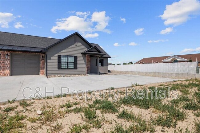 Building Photo - 5421 Apple Rose Ln