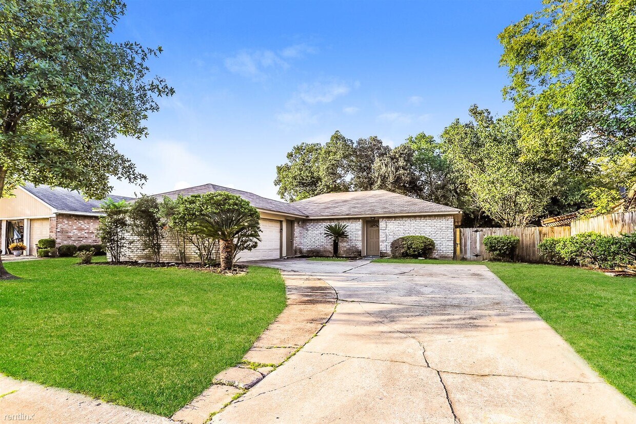 Primary Photo - 3 br, 2 bath House - 14214 Bateau Dr