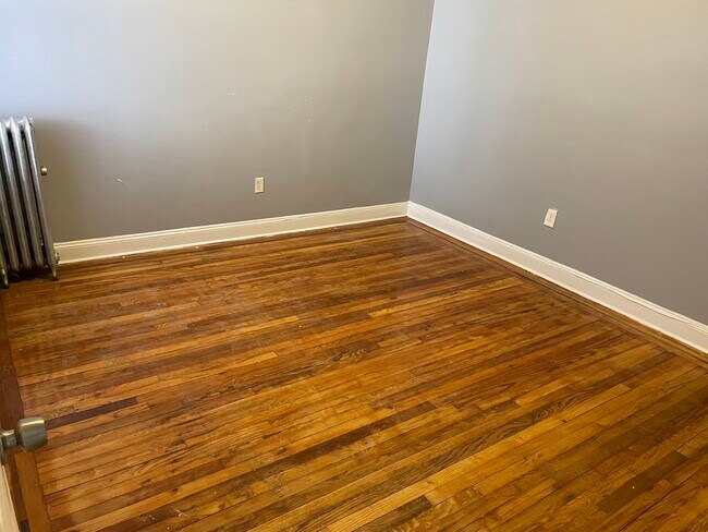 Bedroom - 2102 John F. Kennedy Blvd