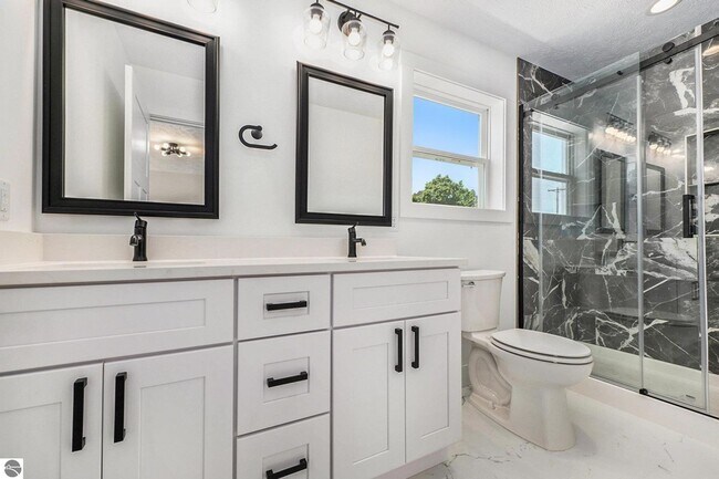 Building Photo - 4 Bedroom Executive Home for Lease