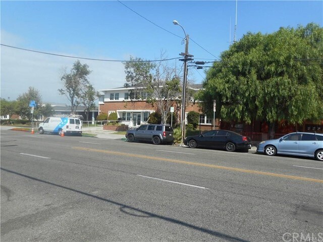 Building Photo - 4321 Lennox Blvd