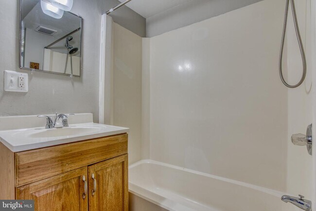 Foto del edificio - 3100 Hamilton Ave