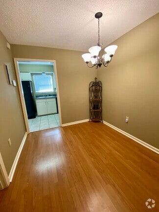 Building Photo - 1720 Brightside Dr
