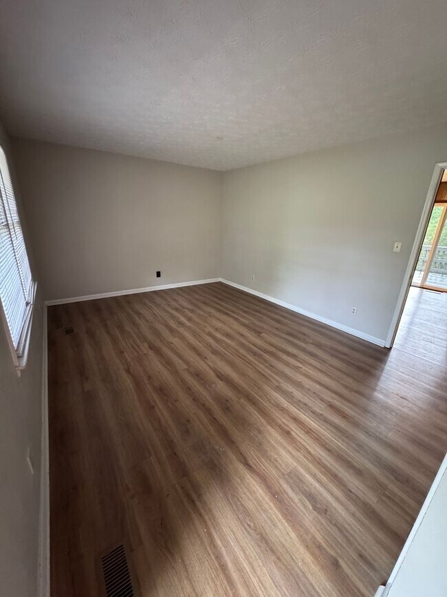 Foto del edificio - 1215 Wildoak Dr