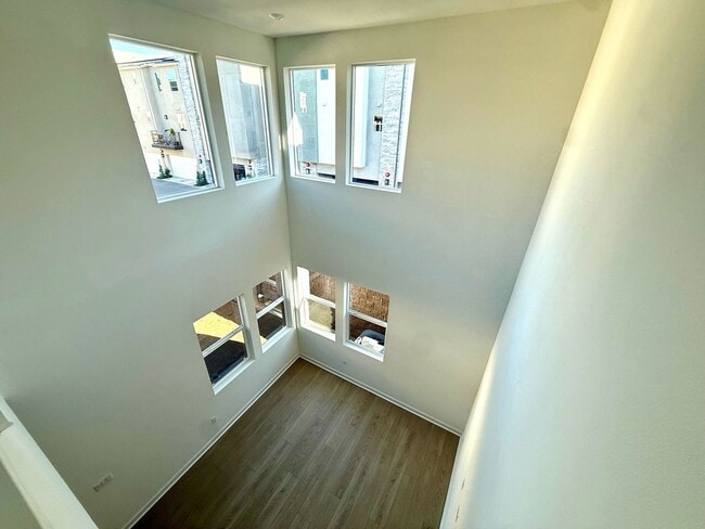 Foto del edificio - LIVE IN A NEW HOME!