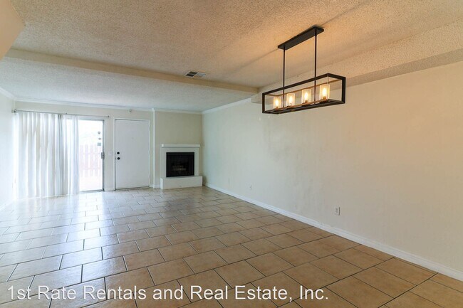 Building Photo - 2 br, 2.5 bath House - 25180 5th St Unit 178