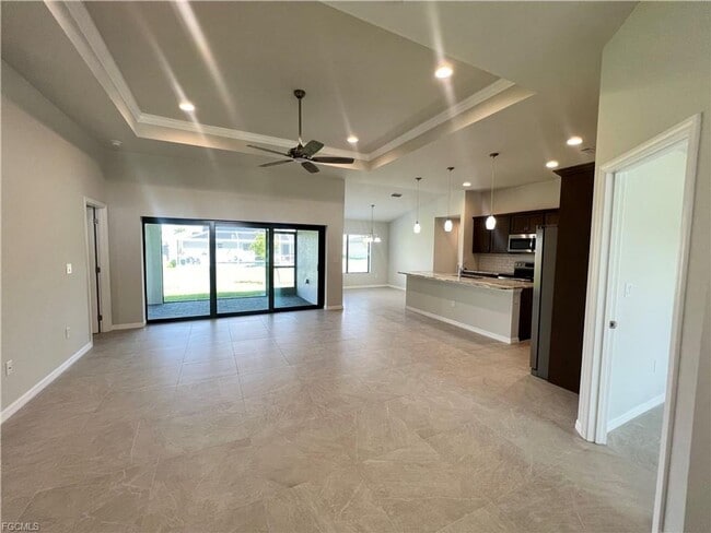 Foto del edificio - Stunning 4 Bed 3 Car Garage Home Available Now Near Burnt Store Rd