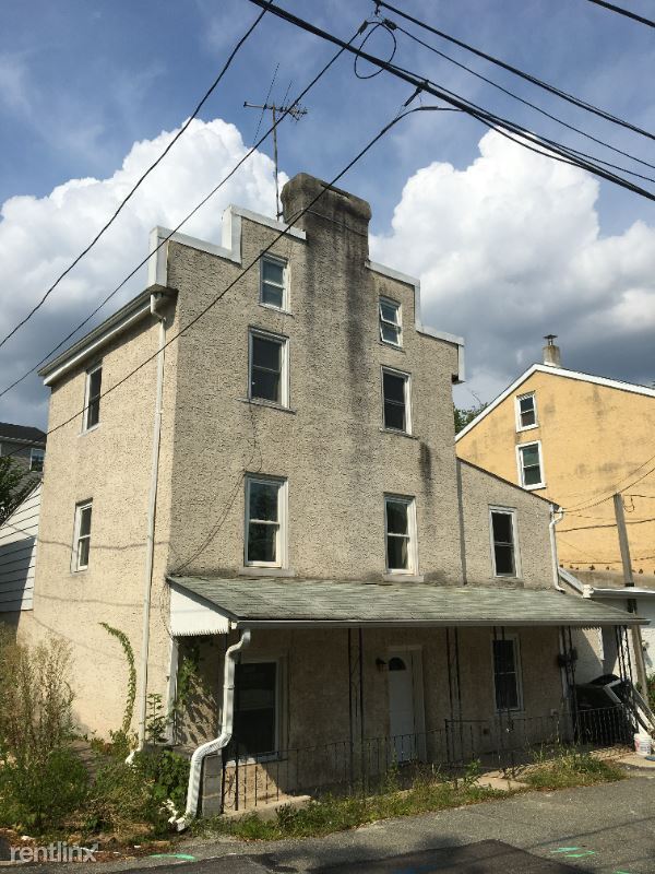3 br, 2.5 bath House 31 Emmett St House for Rent in Phoenixville