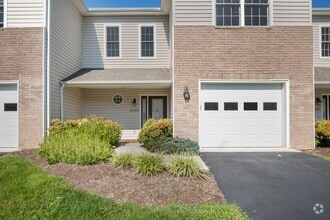 Building Photo - 2630 Blossom Trail E