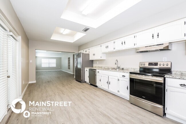 Foto del edificio - 8508 Dawn Dr