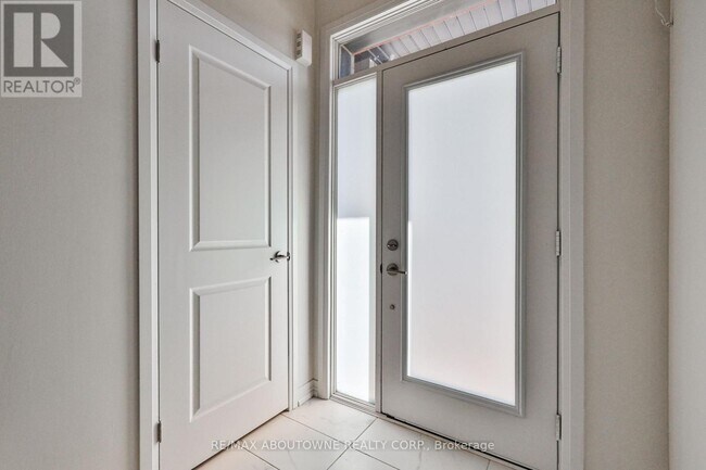 Building Photo - 9 Wakeling Dr