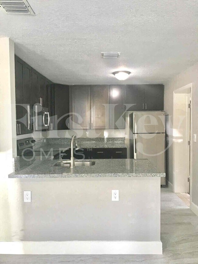 Foto del edificio - 1640 NE 32nd Pl