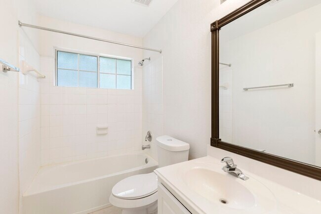 Foto del edificio - 19 Endor Forest Pl