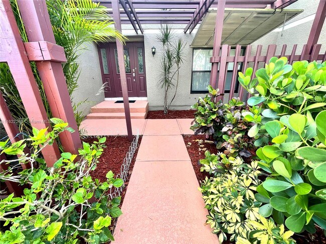 Foto del edificio - 1681 W Fairway Rd