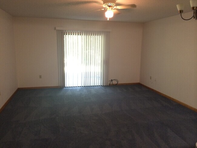 Building Photo - 2 Bedroom 1.5 Bath Condo in Flagler Beach,...