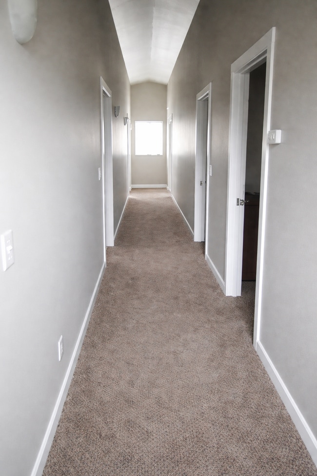 Building Photo - Newer Construction--- $2,000 gift card with a signed lease!!!