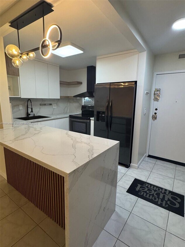 Foto principal - 1465 NE 123rd St