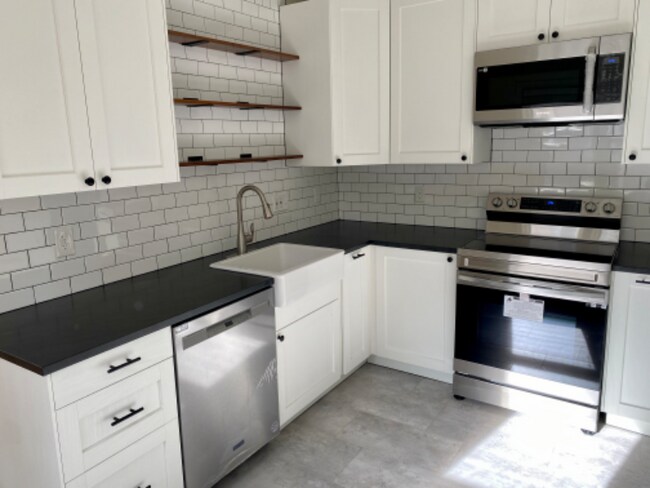 Building Photo - 158 S 400 E