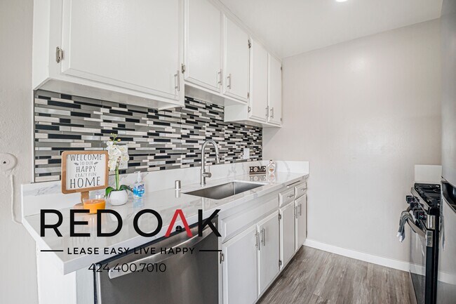 Building Photo - 307 Avocado St