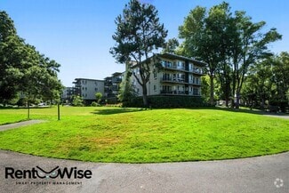 Building Photo - 818 N Delaware St