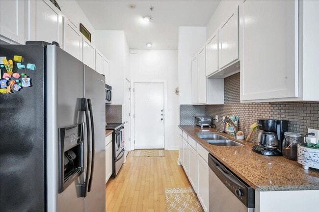 Foto del edificio - 2931 E 12th St
