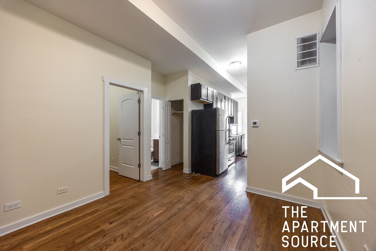 Foto principal - 2146 W Chicago Ave