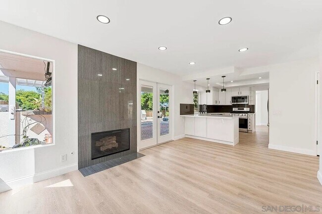 Building Photo - Stunning 4BR fully remodeled House and poo...