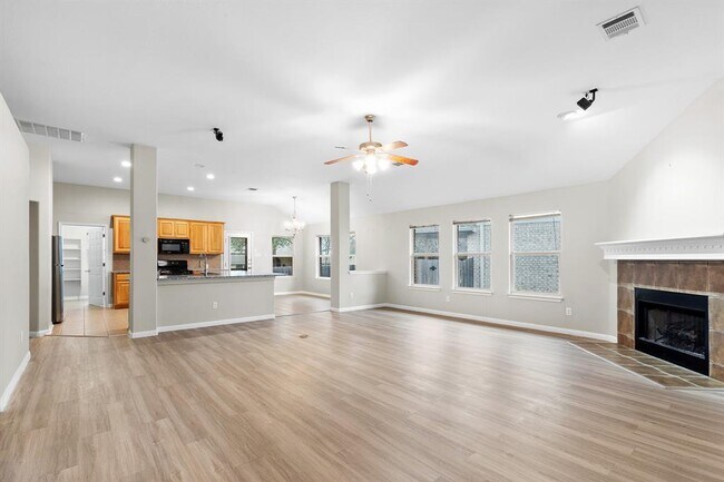 Foto del edificio - 2205 Speidel Dr