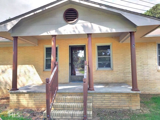 Building Photo - 201 Pecan Dr