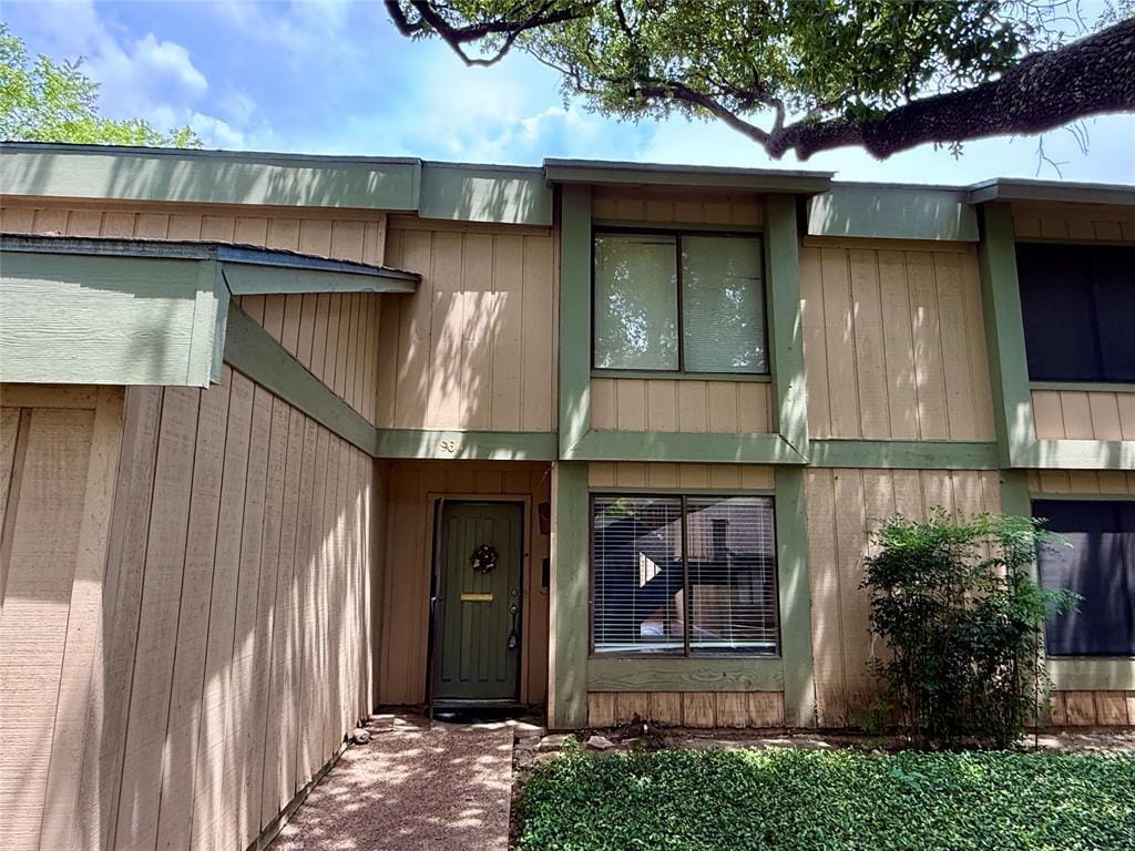 Foto principal - 9611 Blue Creek Ln