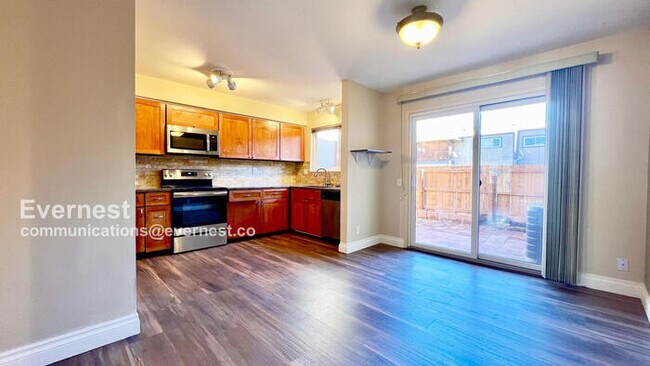 Building Photo - 1272 S Crystal Way