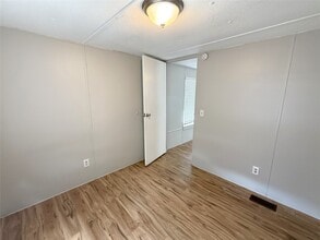 Building Photo - 32 Woodlawn Dr