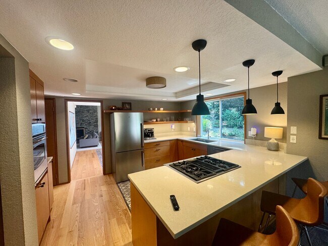 Building Photo - Cul-De-Sac Home