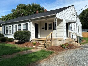 Building Photo - 205-207 Water St