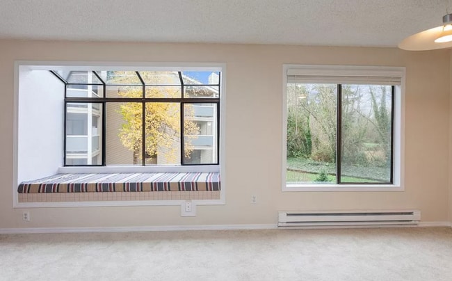 Building Photo - 2 Bedroom 1.75 Bath Condo in Lynnwood
