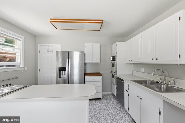 Foto del edificio - 3141 Clayborne Ave