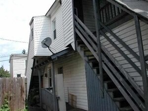 Building Photo - 24 Schuyler St