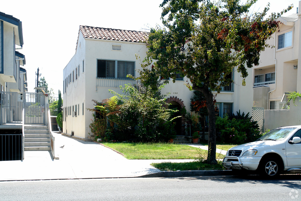 Primary Photo - 342-344 W Wilson Ave
