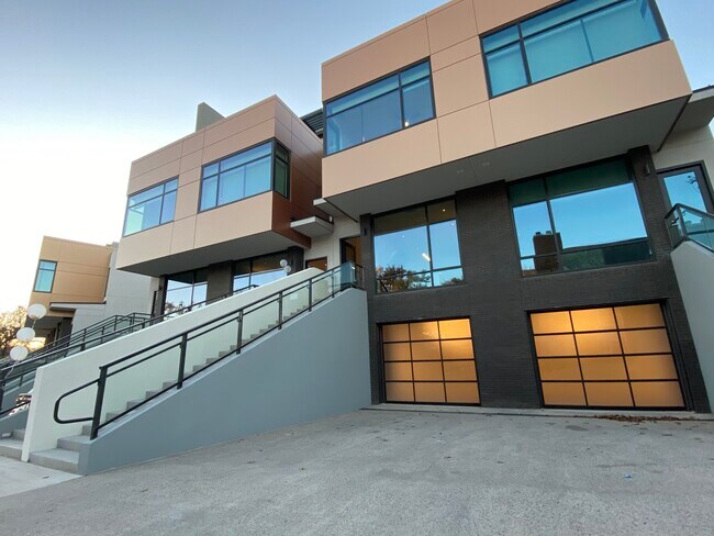 Building Photo - 5979 Caruth Haven Ln