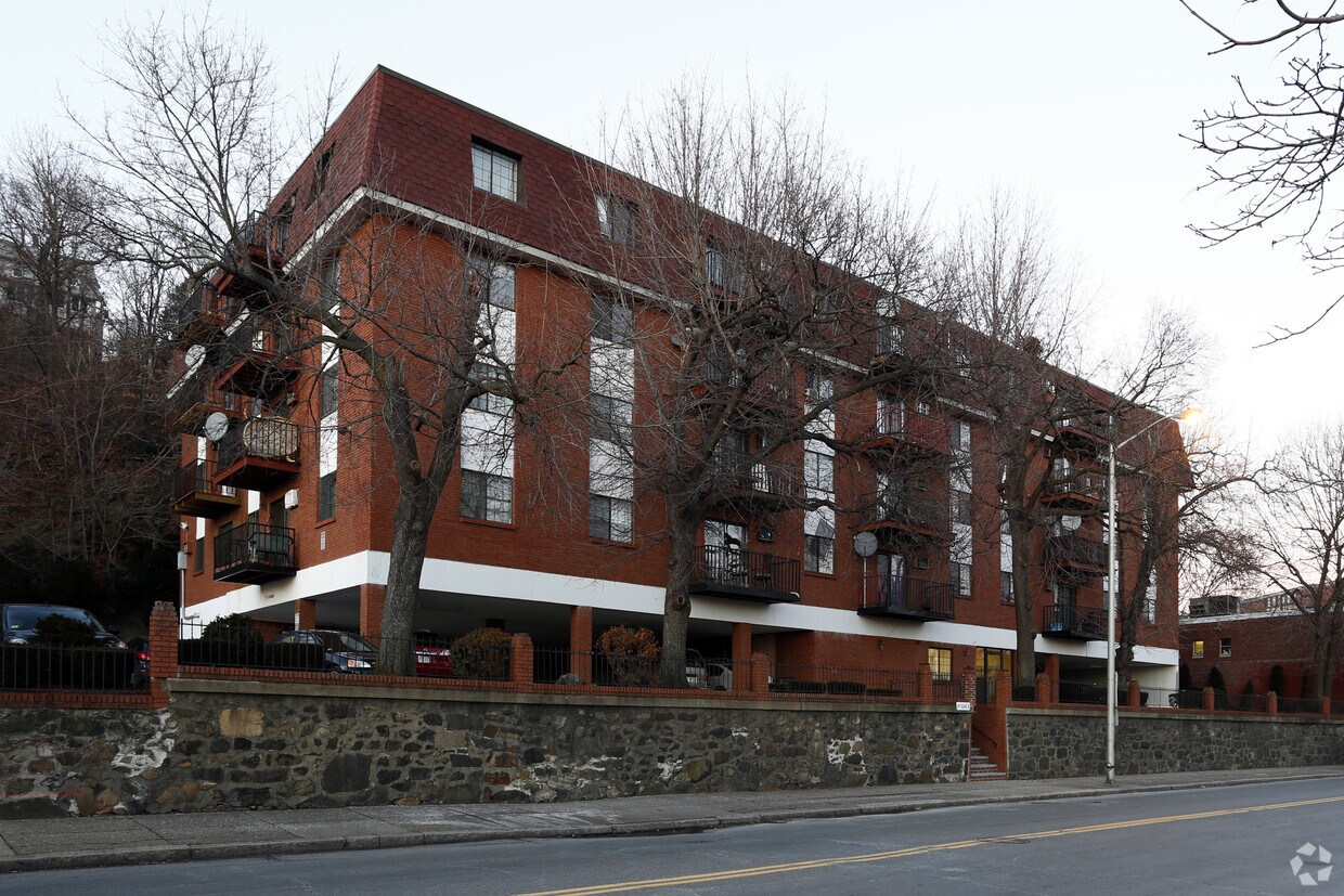 Foto principal - 599 Pleasant St