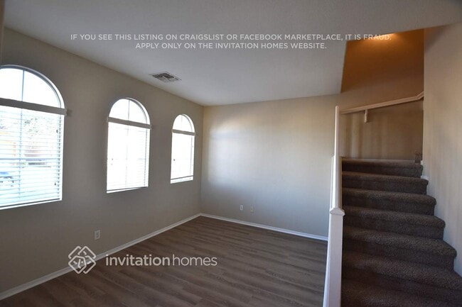 Building Photo - 1407 E Mobile Ln