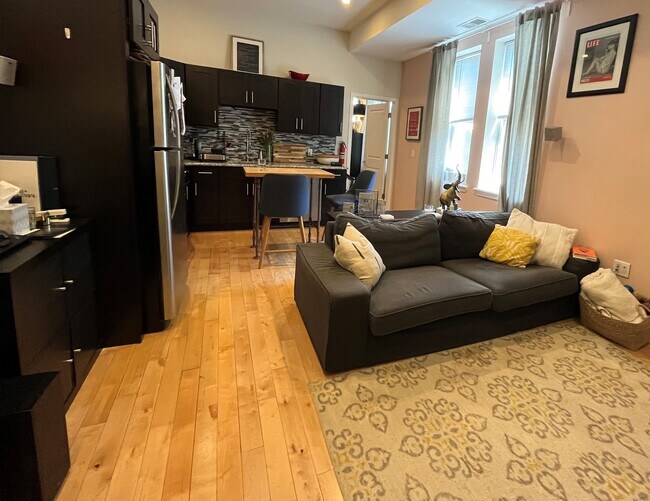 Foto del edificio - 317 6th S St