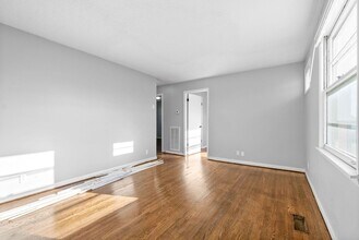 Building Photo - 113 Tandy Dr