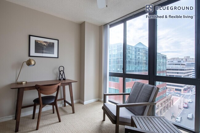 Foto del edificio - 1401 N Taft St