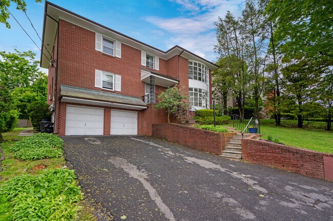 Building Photo - 212 West St