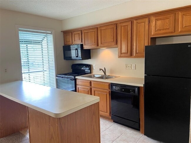 Building Photo - 1311 Antoine Dr