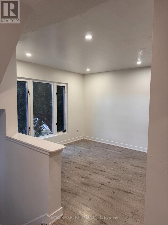 Building Photo - 1379 Freeport Dr