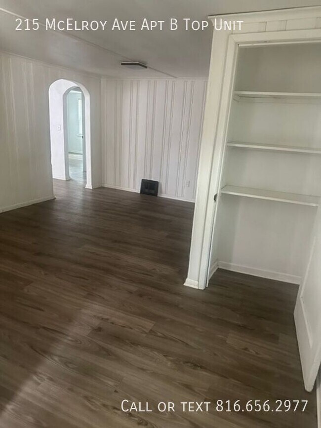 Foto del edificio - 215 McElroy Ave
